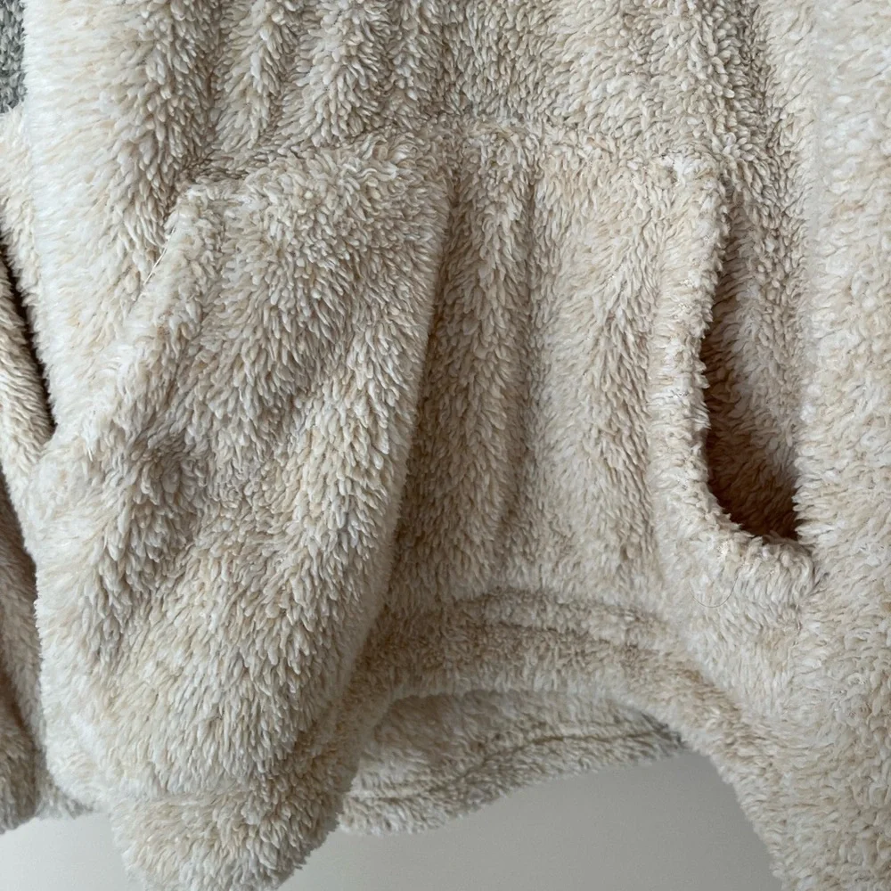 Doe & Rae Fuzzy pullover sweater - Picture 4 of 5